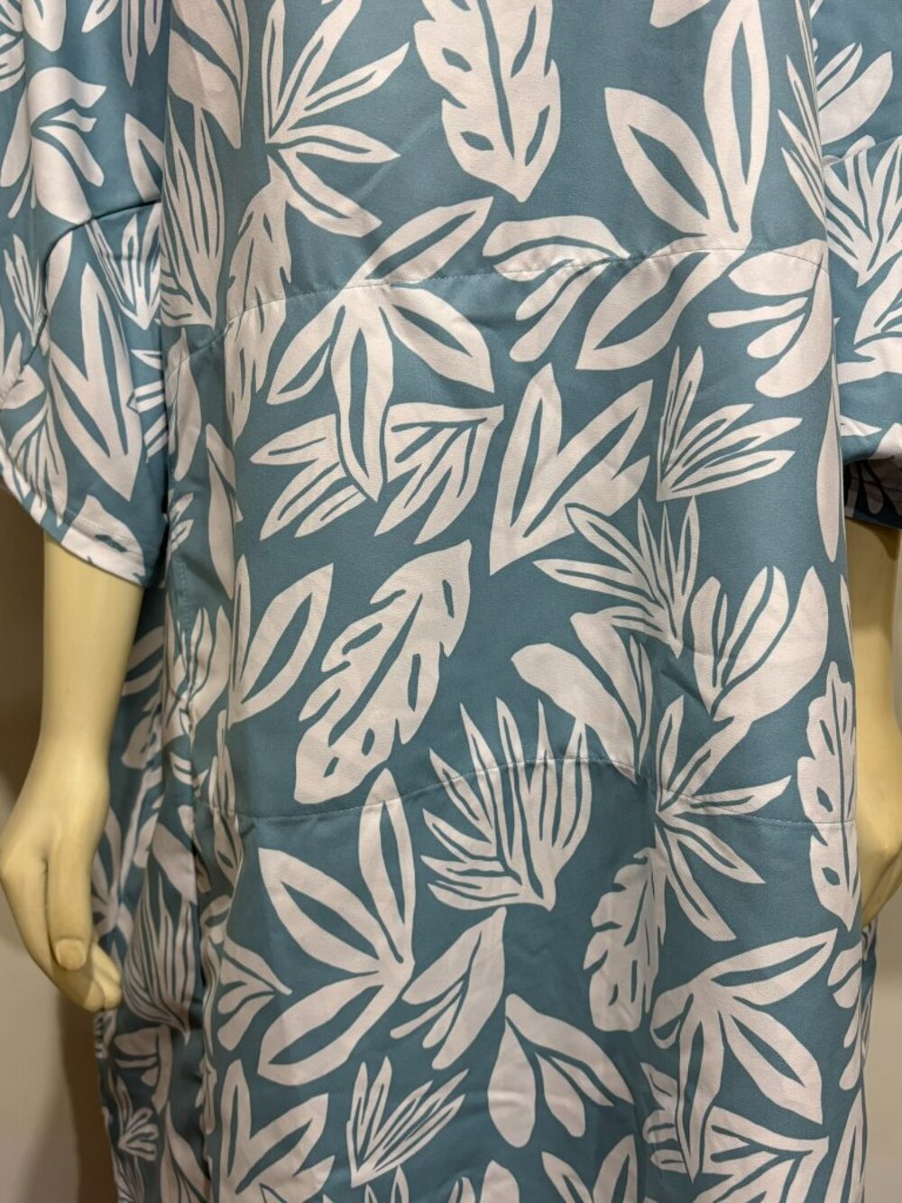 RipSkirt Hawaii Blue Tropical Changing Cozy Hooded Poncho Cover-Up One Size NEW - Picture 3 of 8